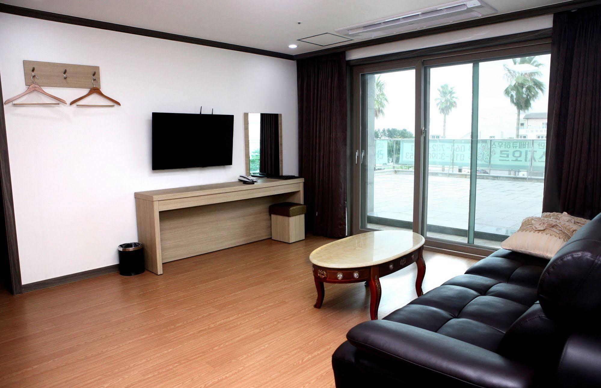 The Blue Jeju Hotel Seogwipo Exterior photo